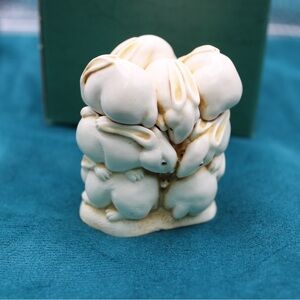 Carved rabbits trinket box Harmony Kingdom limited edition